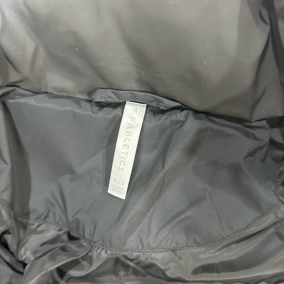 Fabletics puffer - Picture 2 of 4